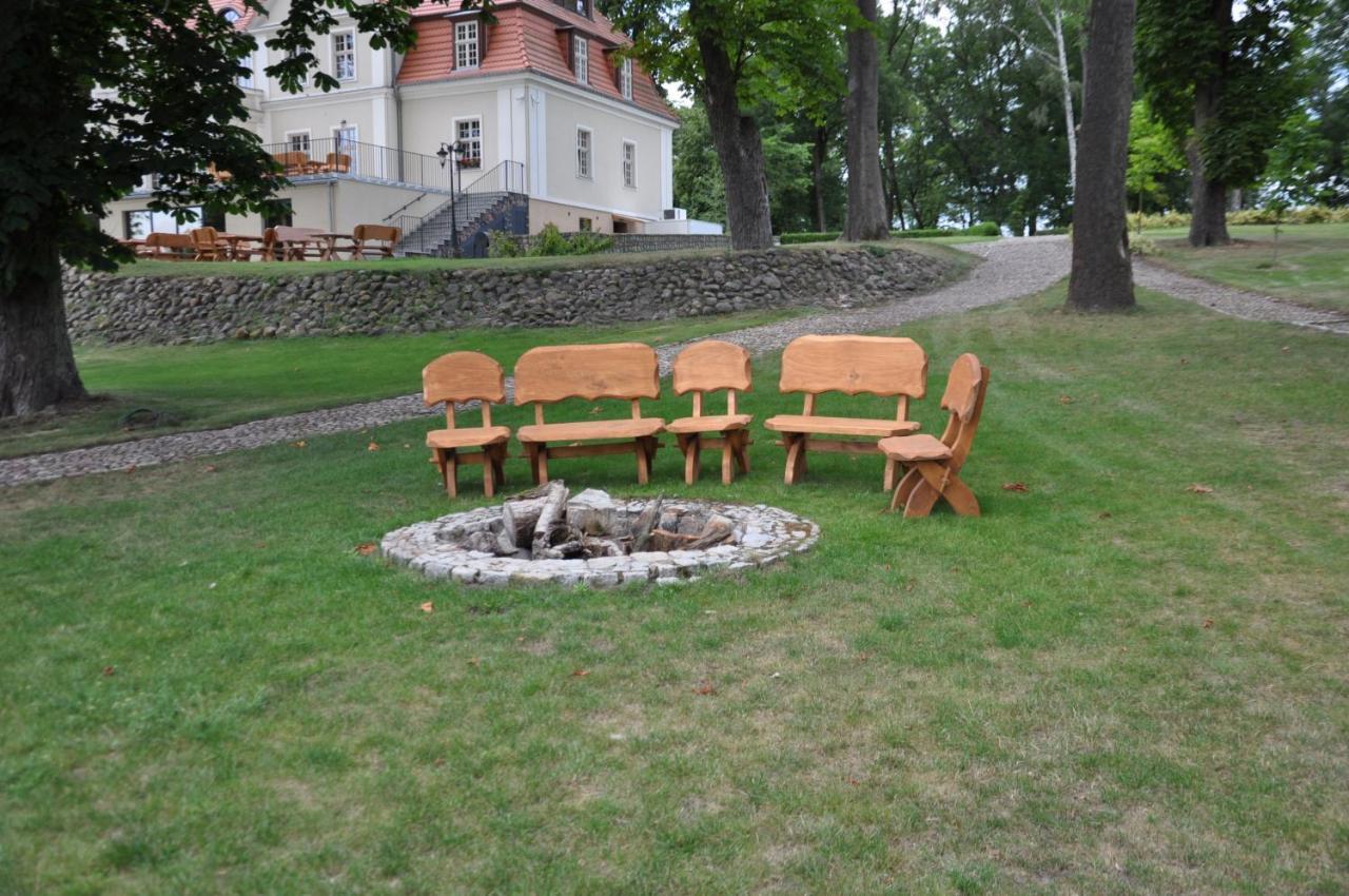 Rezydencja Marii Rybieniec Hotel Kiszkowo Exterior foto